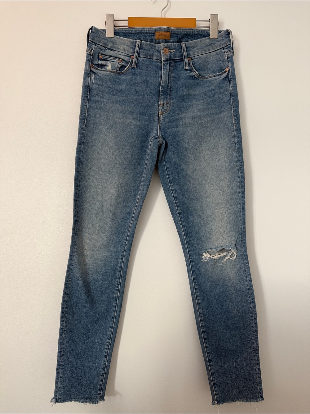 MOTHER jeans Looker ankle Fray size 28